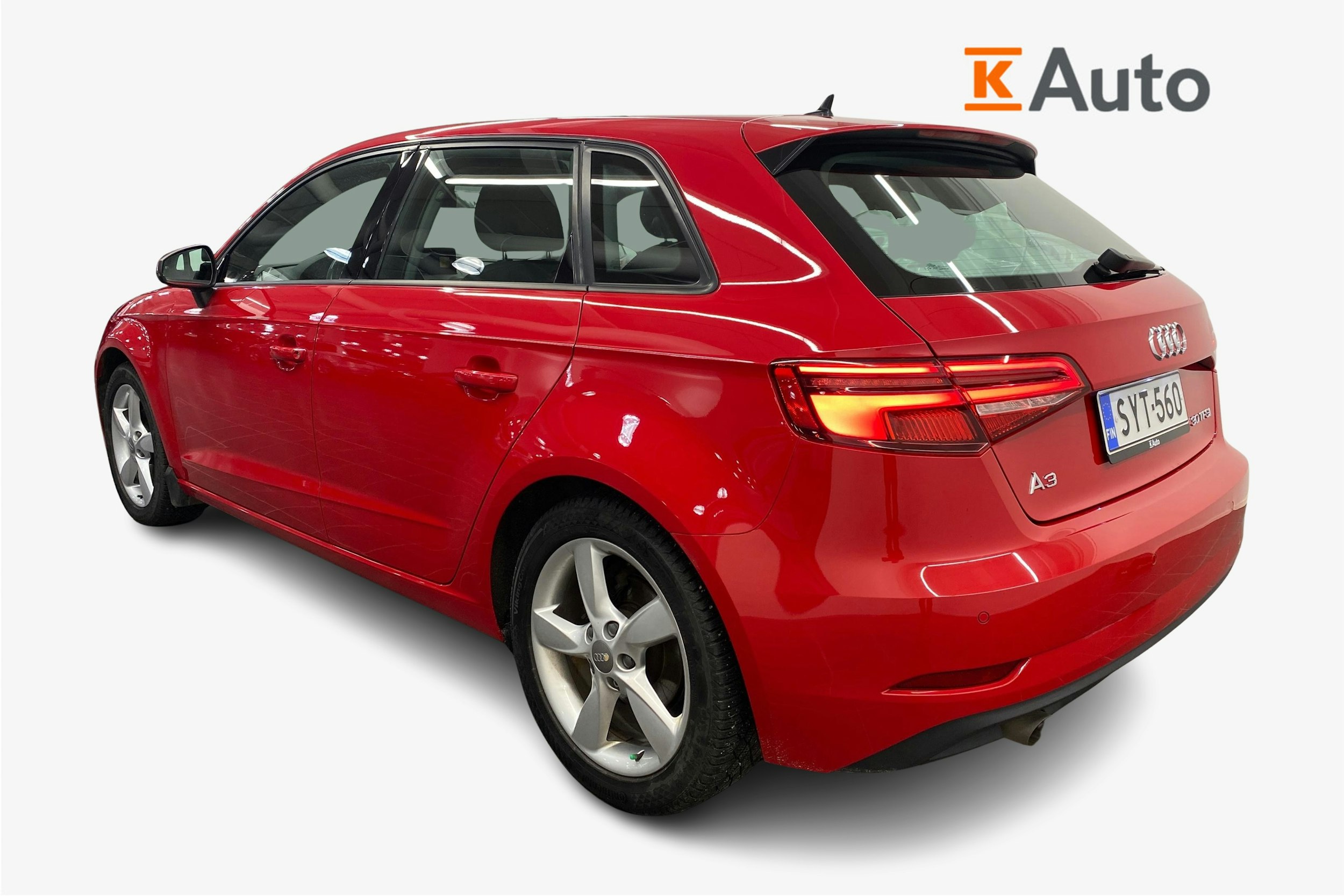 punainen Audi A3 2019 kuva 2.