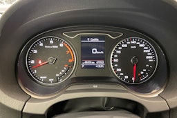 punainen Audi A3 2019 kuva 14.