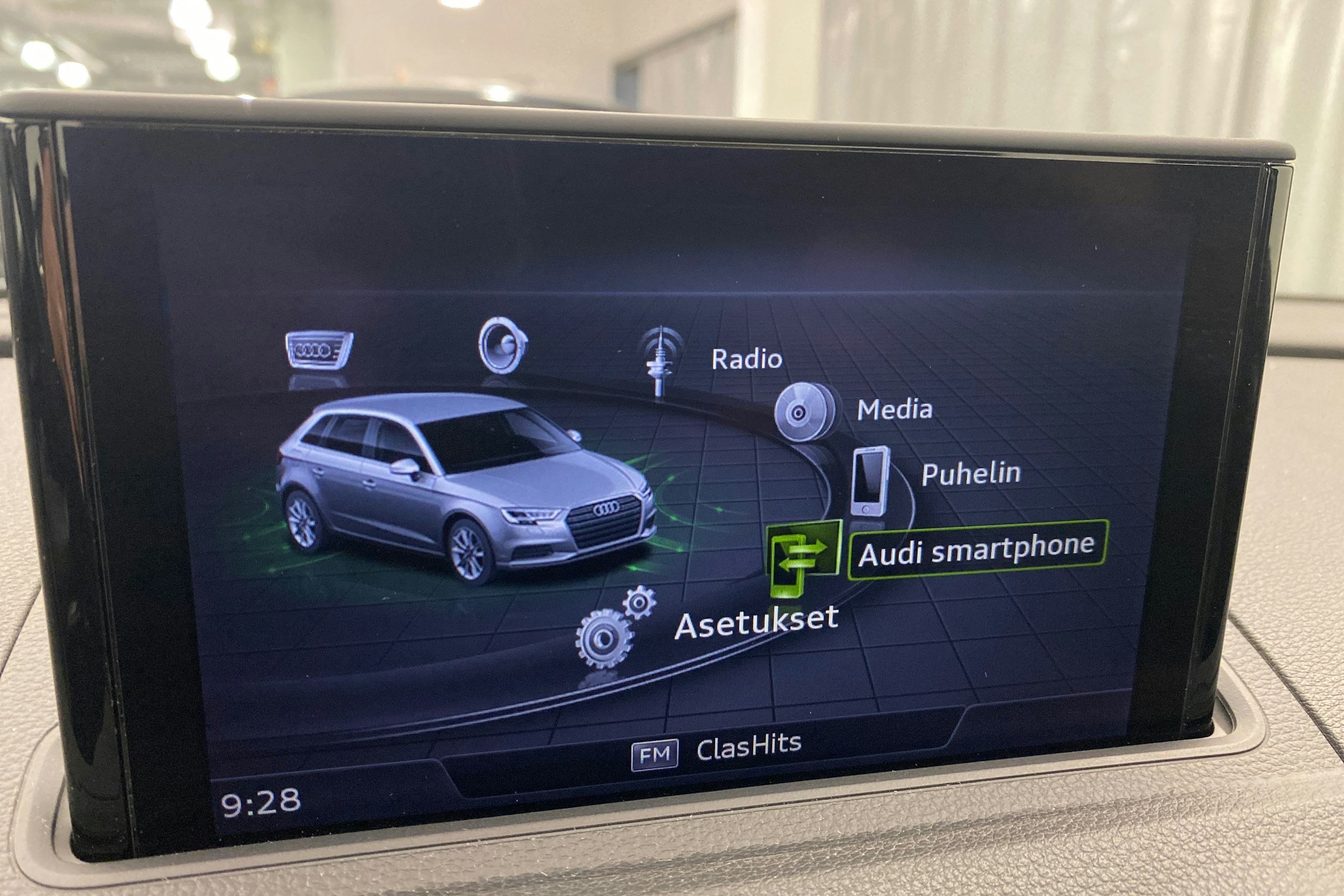 punainen Audi A3 2019 kuva 16.