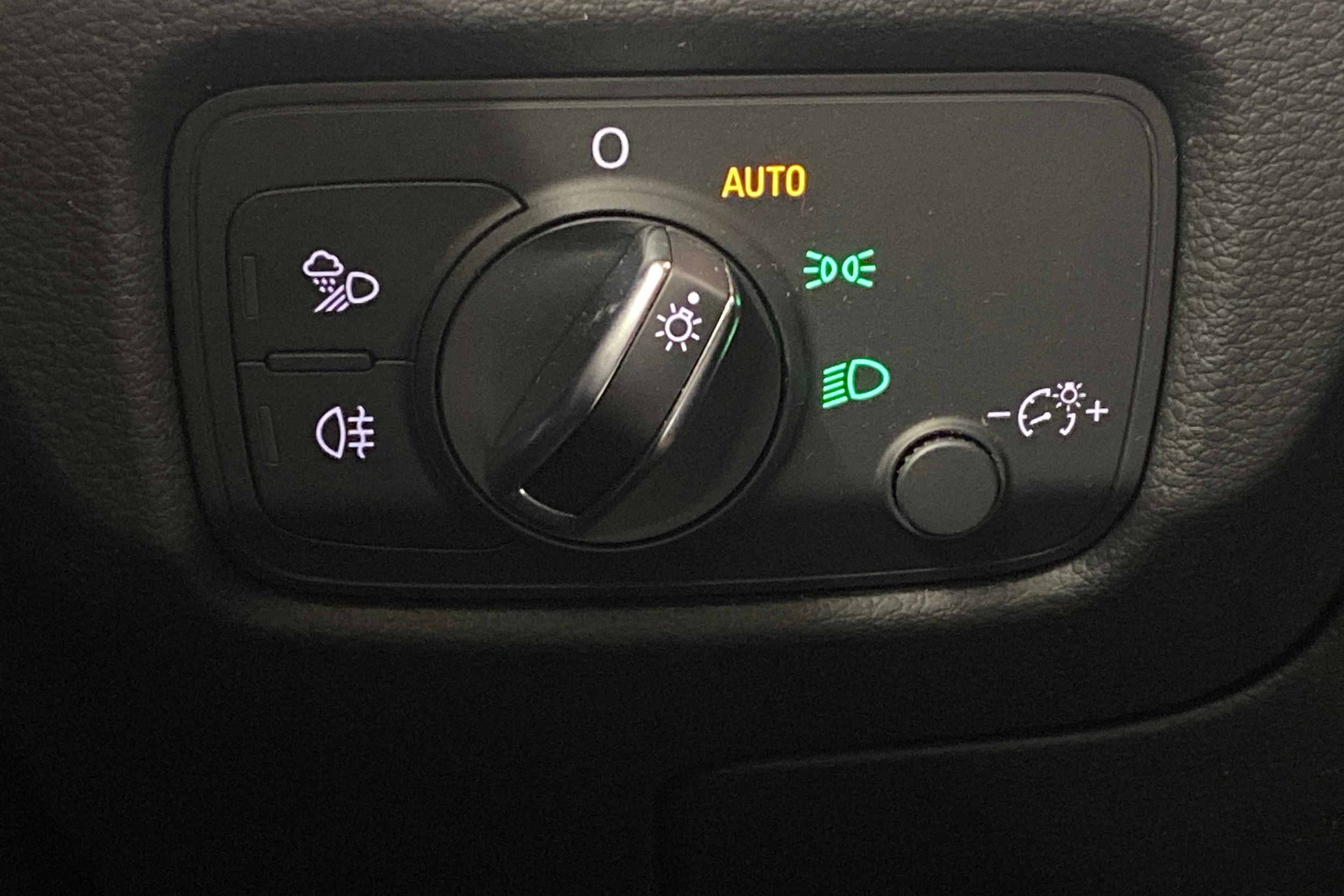 punainen Audi A3 2019 kuva 20.