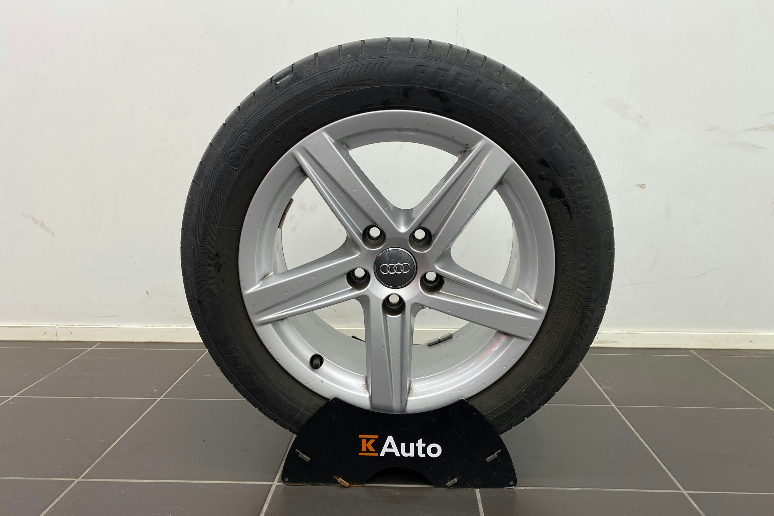 punainen Audi A3 2019 kuva 21.