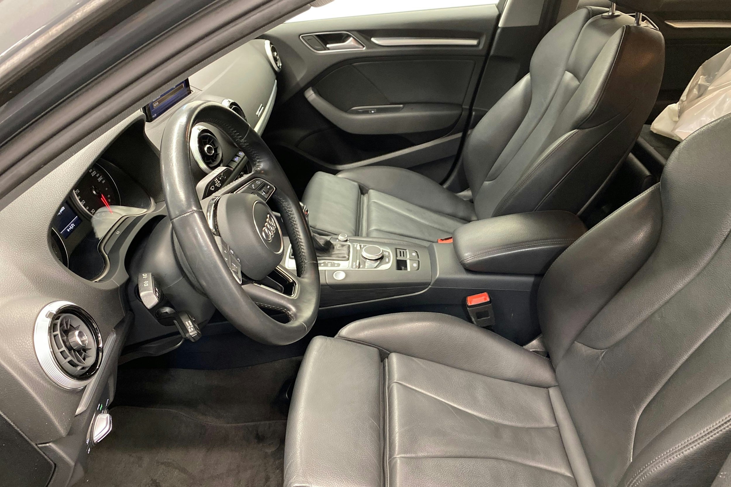 met. harmaa Audi A3 2019 kuva 8.