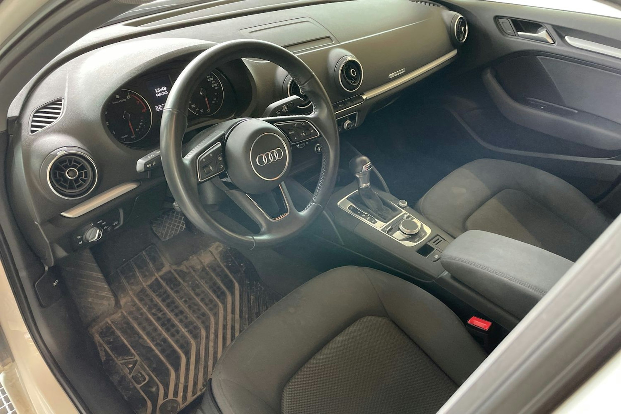 valkoinen Audi A3 2019 kuva 3.