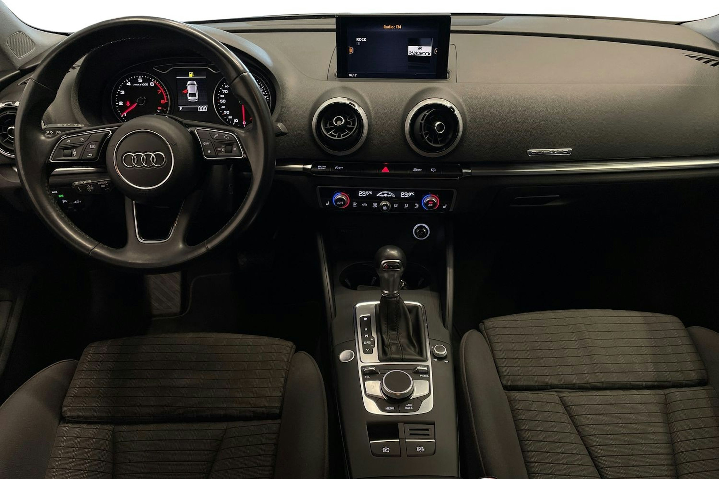 harmaa Audi A3 2020 kuva 9.