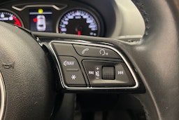 harmaa Audi A3 2020 kuva 17.