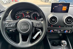 valkoinen Audi A3 2020 kuva 4.