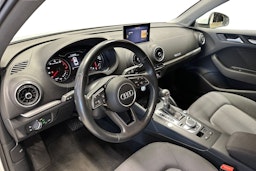 valkoinen Audi A3 2020 kuva 7.