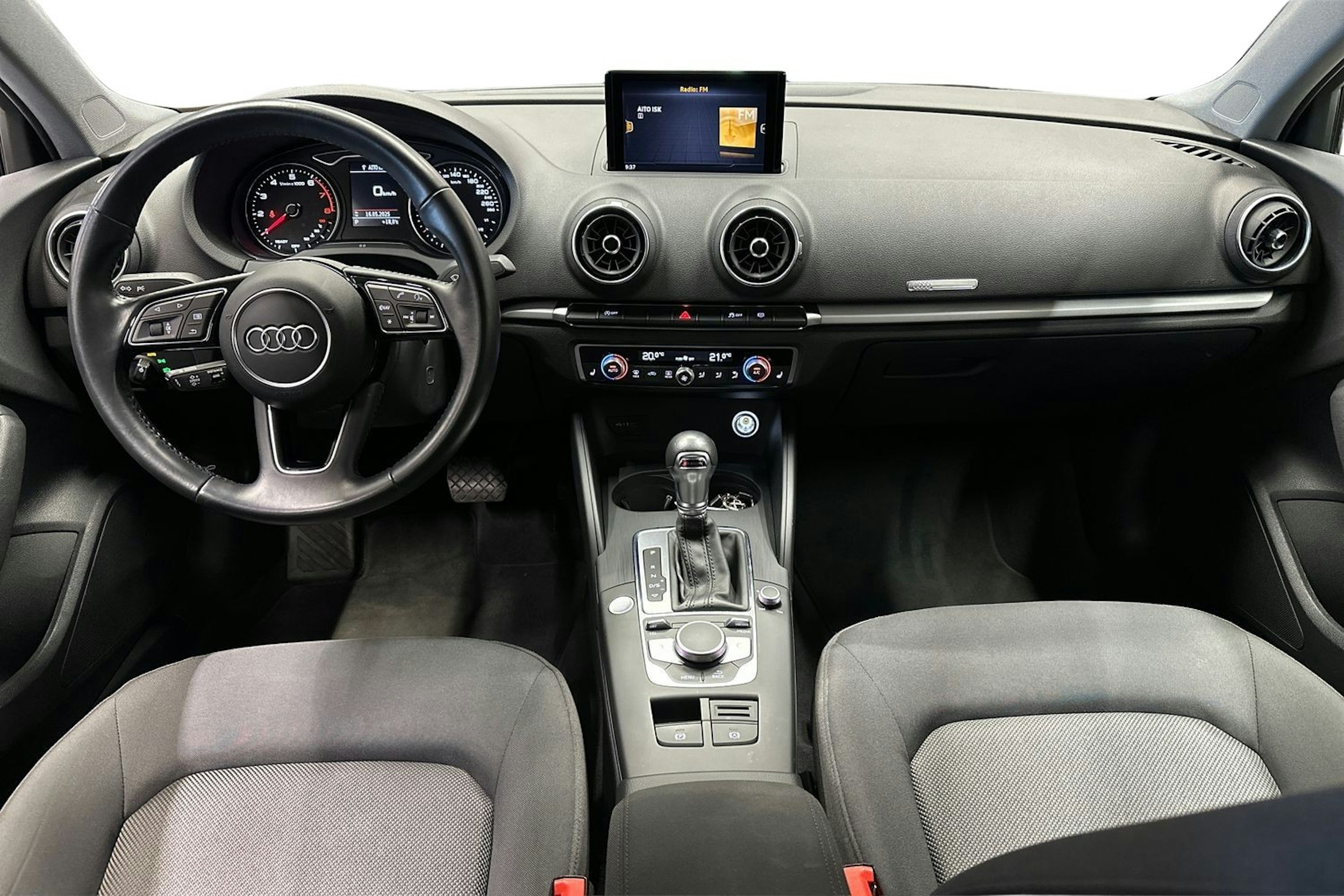 valkoinen Audi A3 2020 kuva 9.