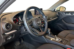 valkoinen Audi A3 2020 kuva 8.