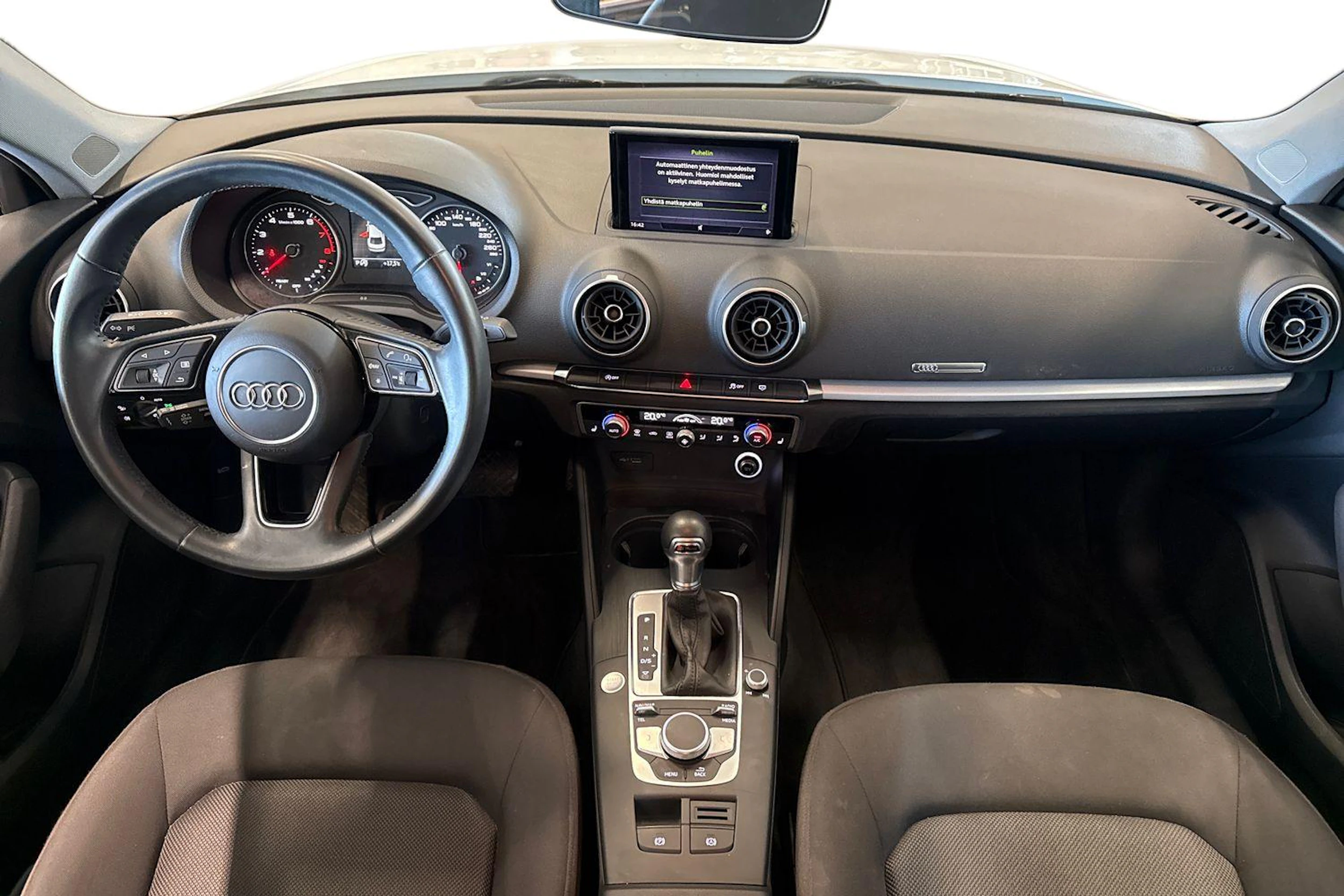valkoinen Audi A3 2020 kuva 9.