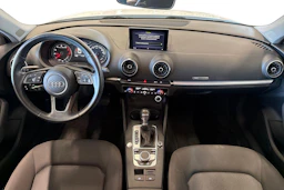 valkoinen Audi A3 2020 kuva 9.
