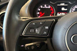 valkoinen Audi A3 2020 kuva 16.