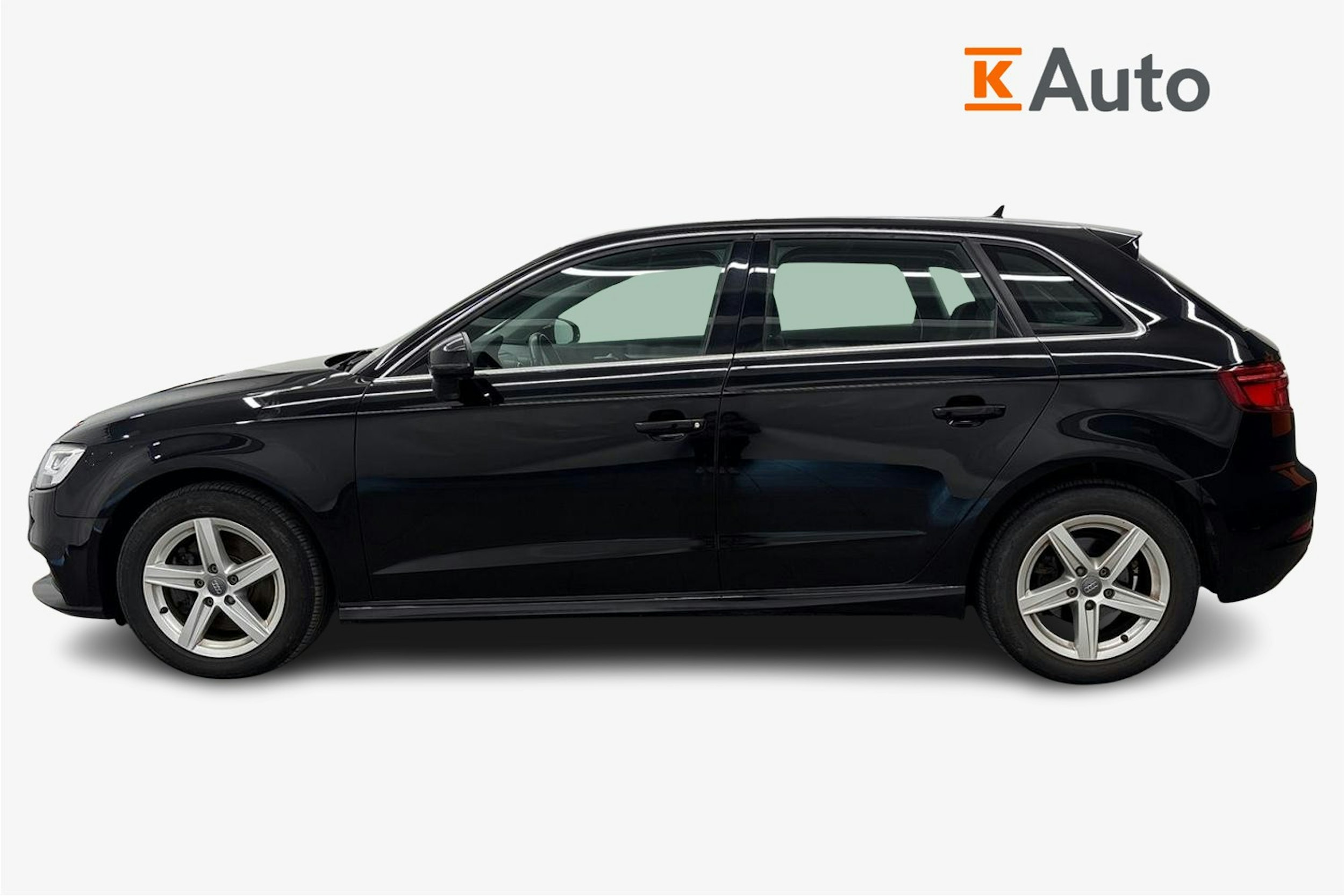 Musta Audi A3 2020 kuva 6.