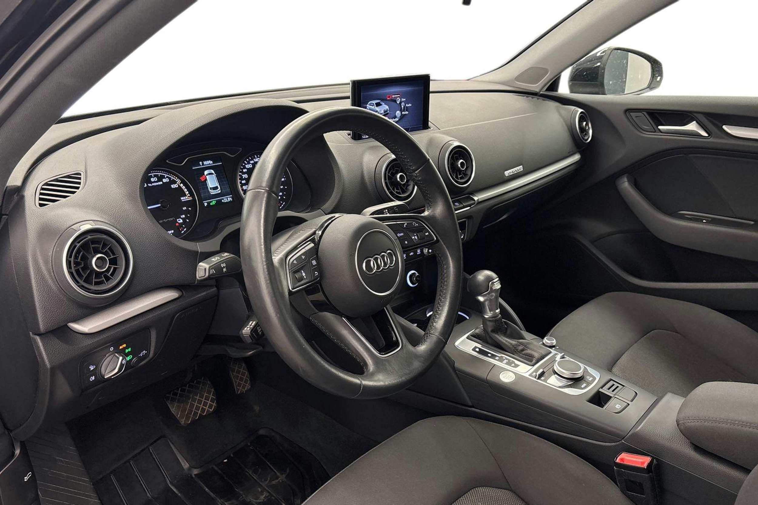 Musta Audi A3 2020 kuva 7.