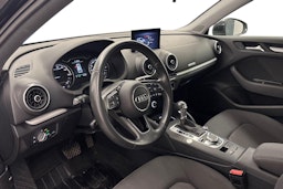 Musta Audi A3 2020 kuva 7.