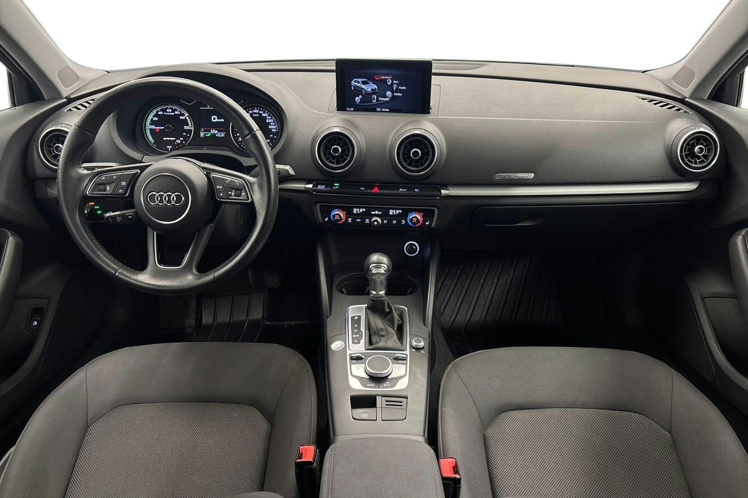 Musta Audi A3 2020 kuva 9.