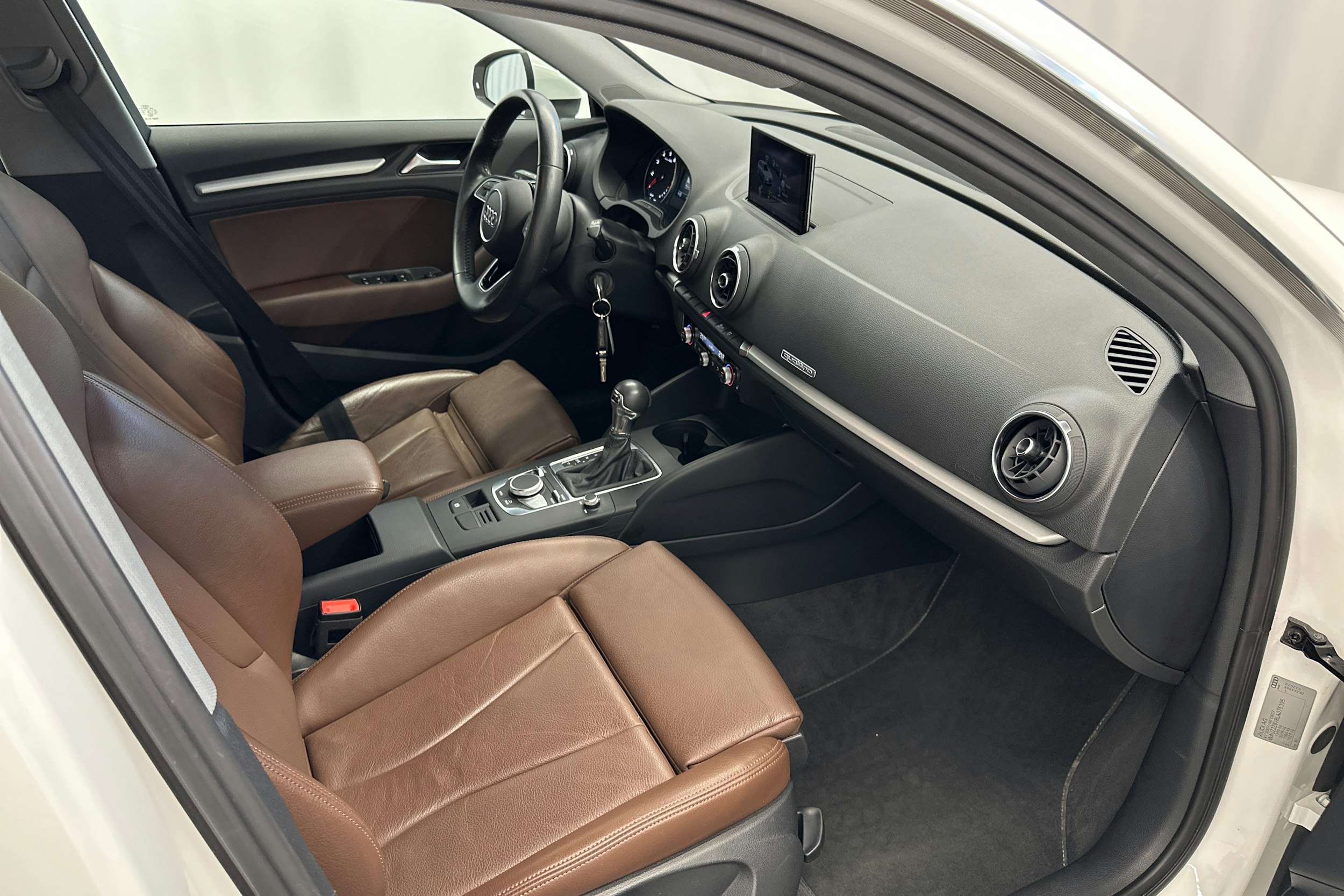 valkoinen Audi A3 2020 kuva 13.
