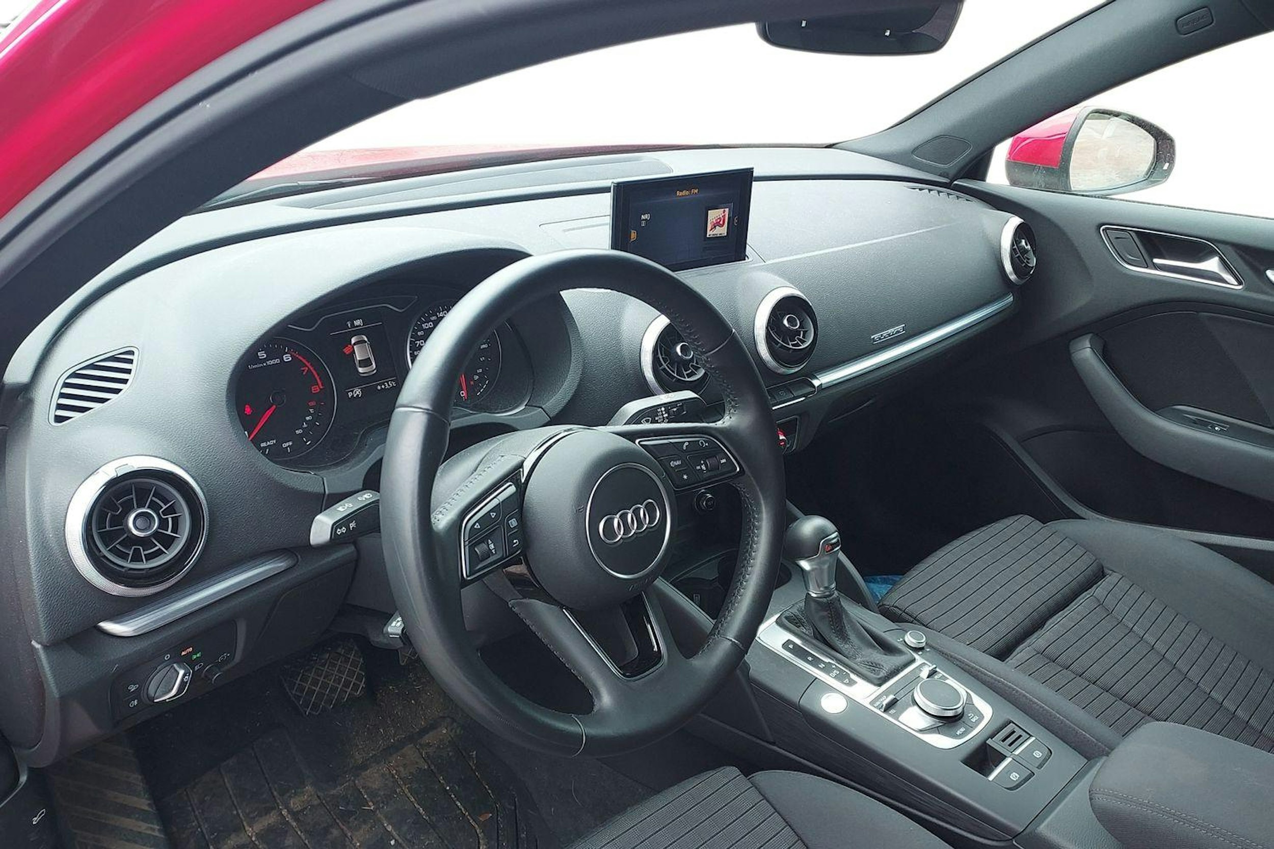 punainen Audi A3 2020 kuva 3.