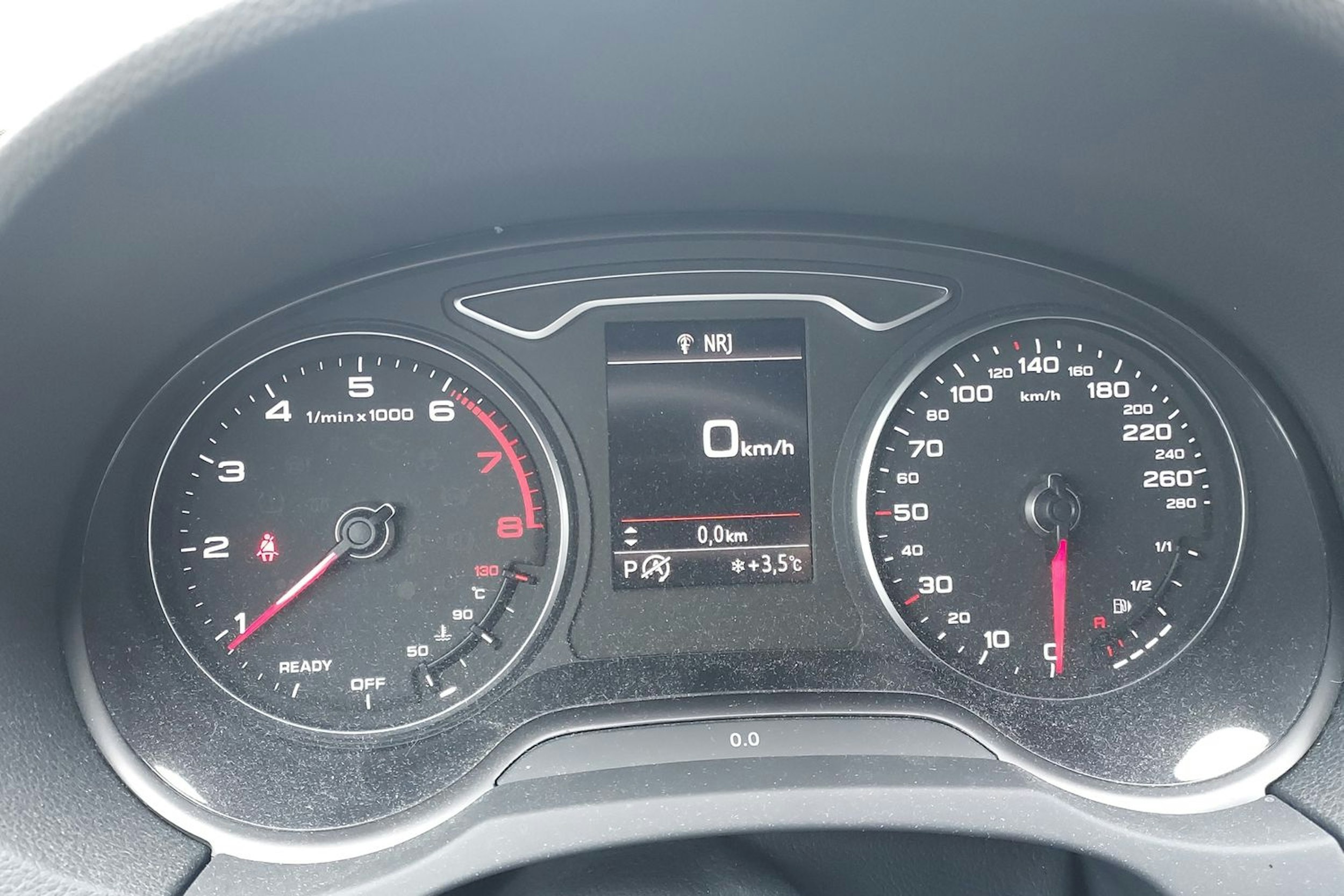 punainen Audi A3 2020 kuva 5.