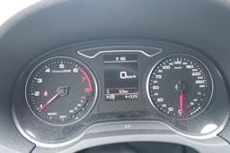 punainen Audi A3 2020 kuva 5.