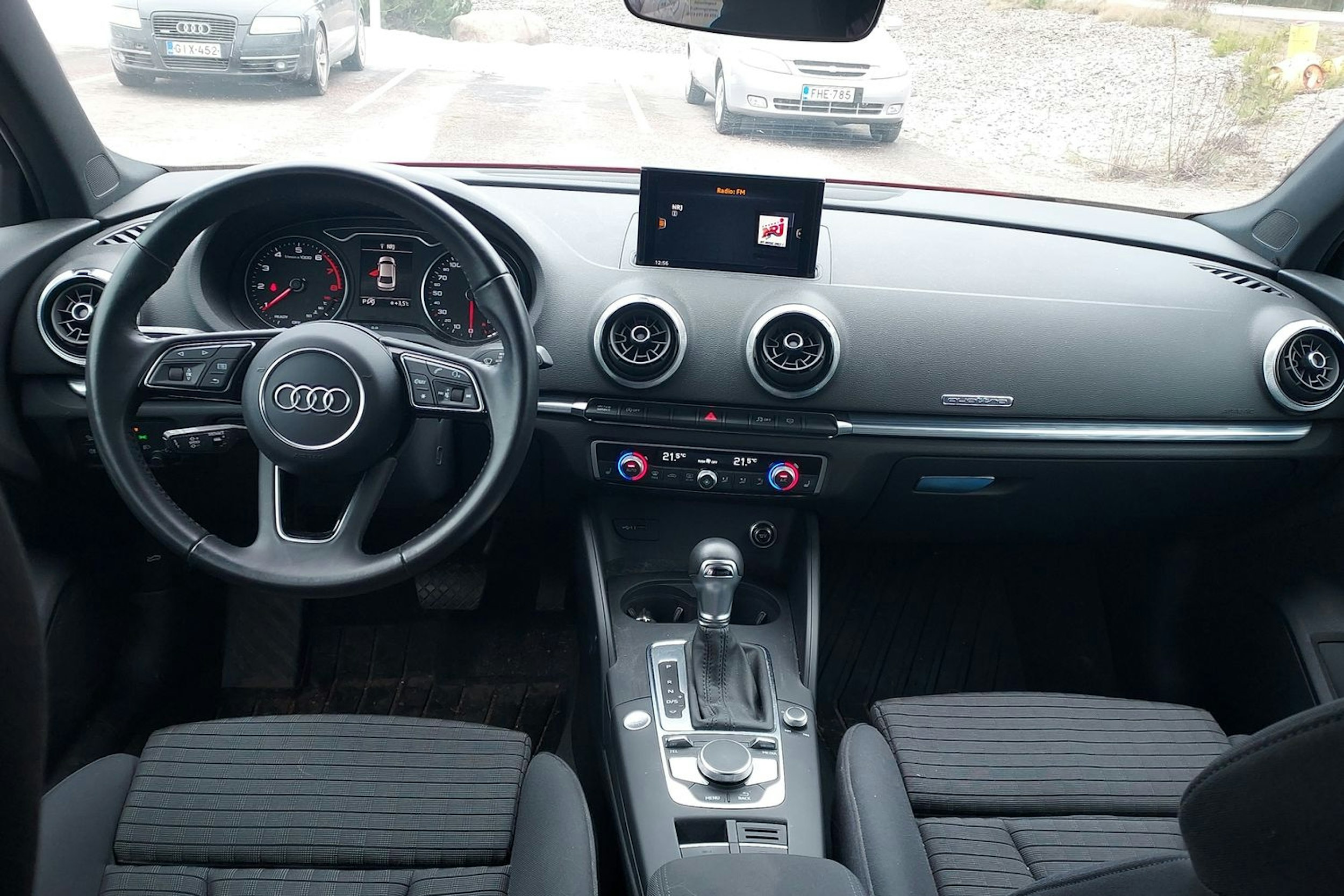 punainen Audi A3 2020 kuva 6.