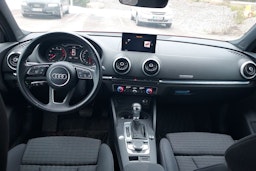 punainen Audi A3 2020 kuva 6.