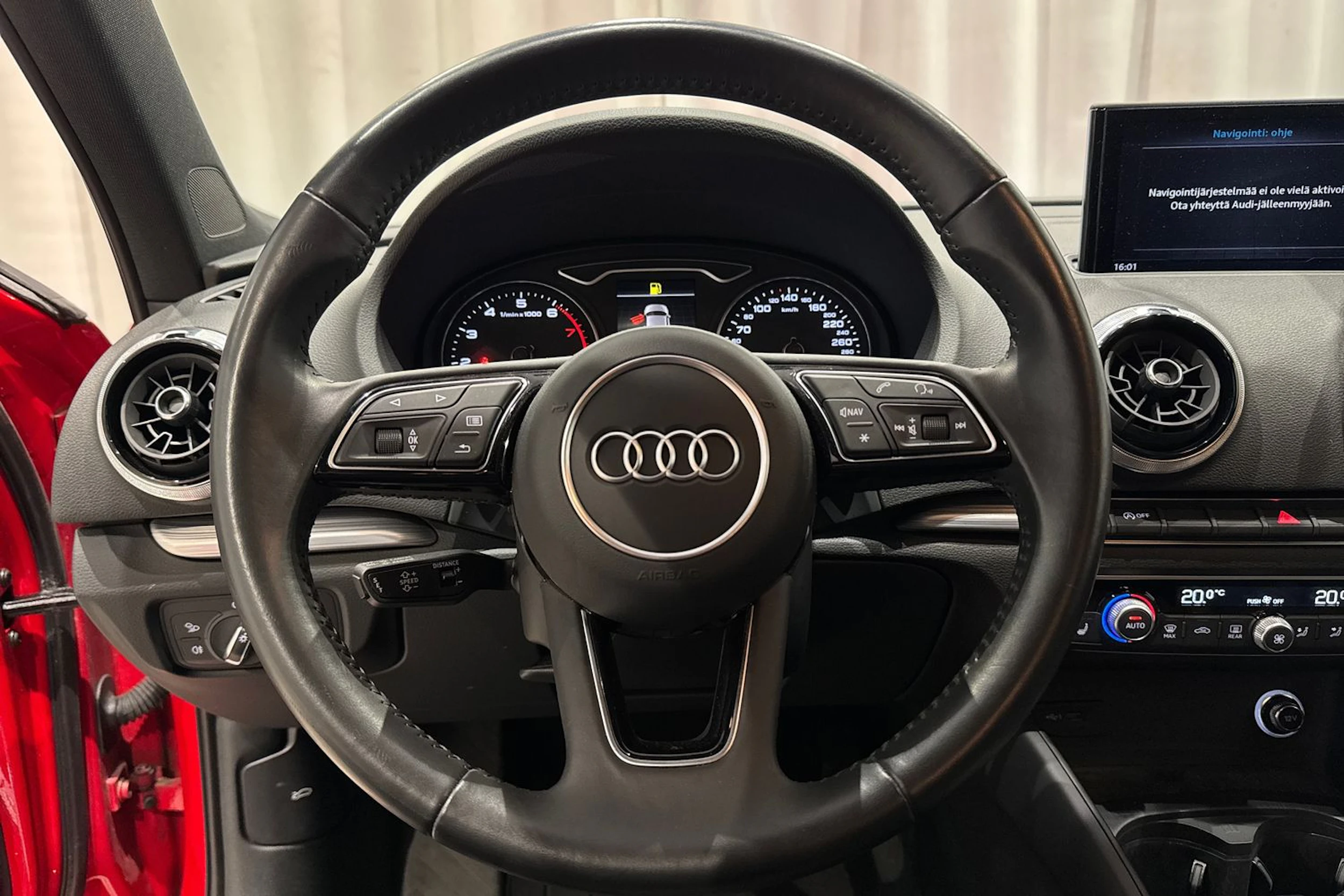 punainen Audi A3 2020 kuva 19.