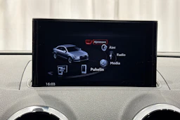 punainen Audi A3 2020 kuva 22.