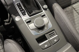 punainen Audi A3 2020 kuva 27.