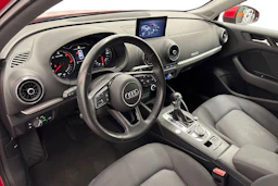 punainen Audi A3 2020 kuva 6.