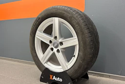 punainen Audi A3 2020 kuva 10.