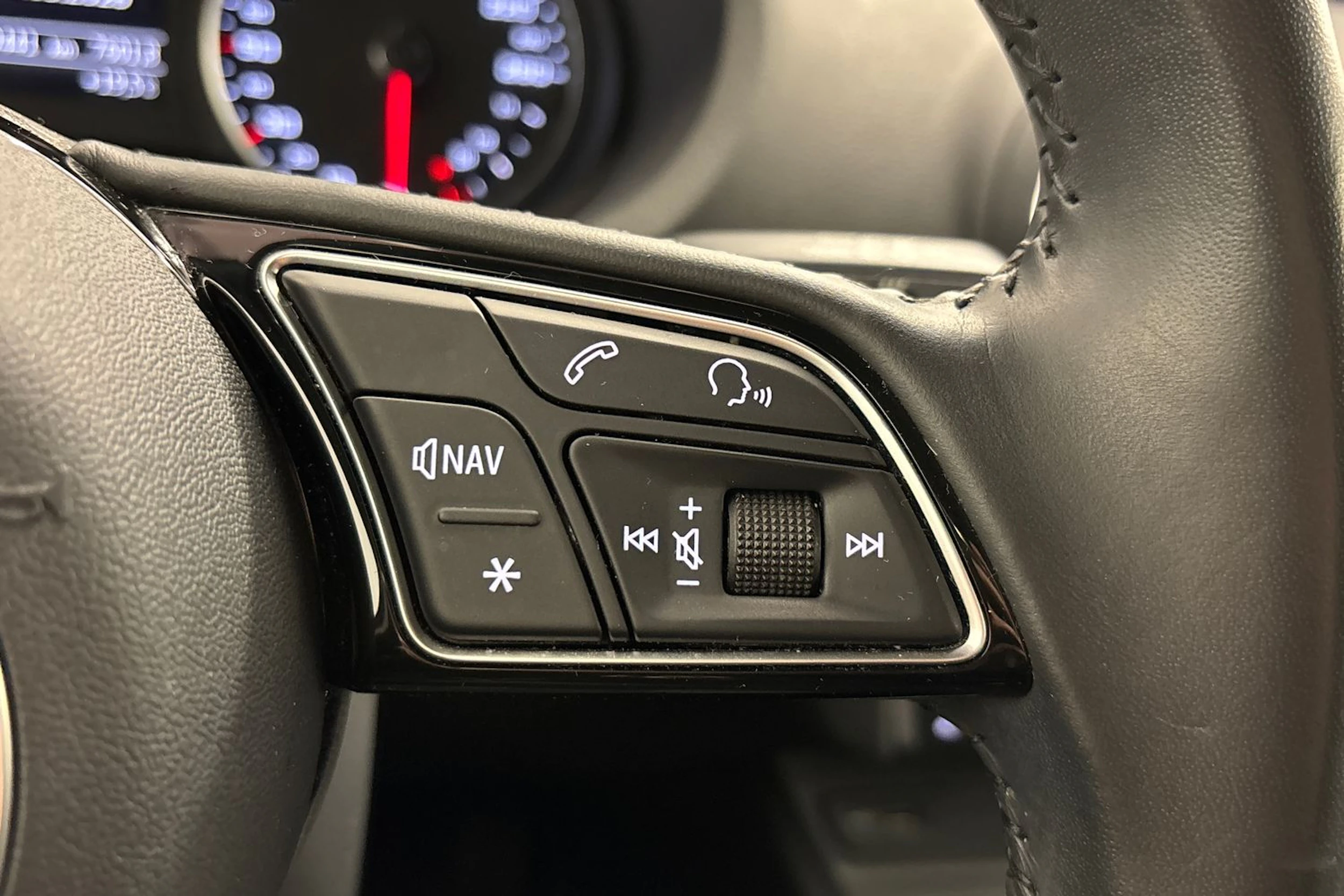 punainen Audi A3 2020 kuva 14.