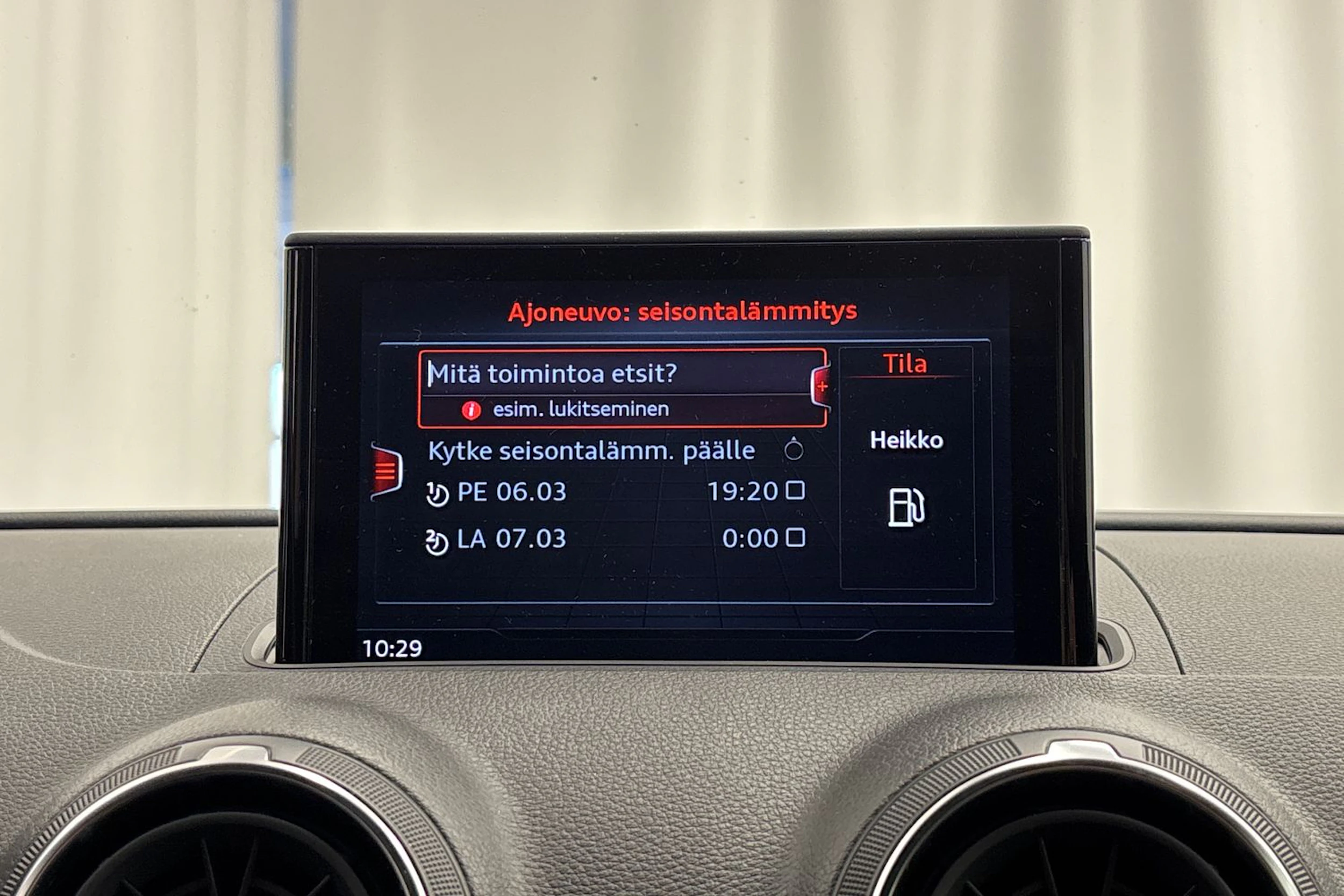 punainen Audi A3 2020 kuva 17.