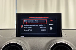 punainen Audi A3 2020 kuva 17.