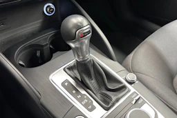 punainen Audi A3 2020 kuva 18.