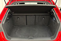 punainen Audi A3 2020 kuva 19.