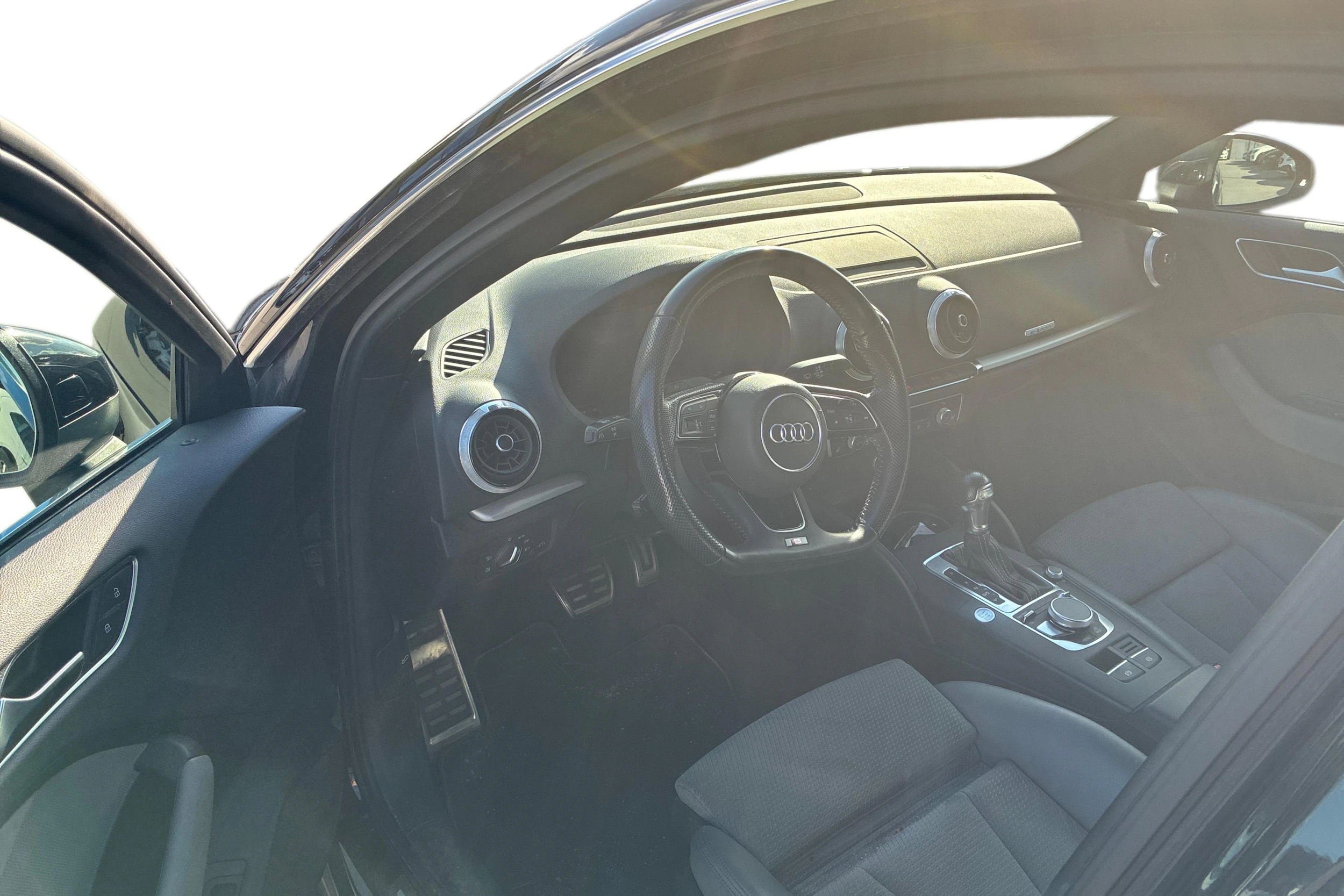 Musta Audi A3 2020 kuva 3.