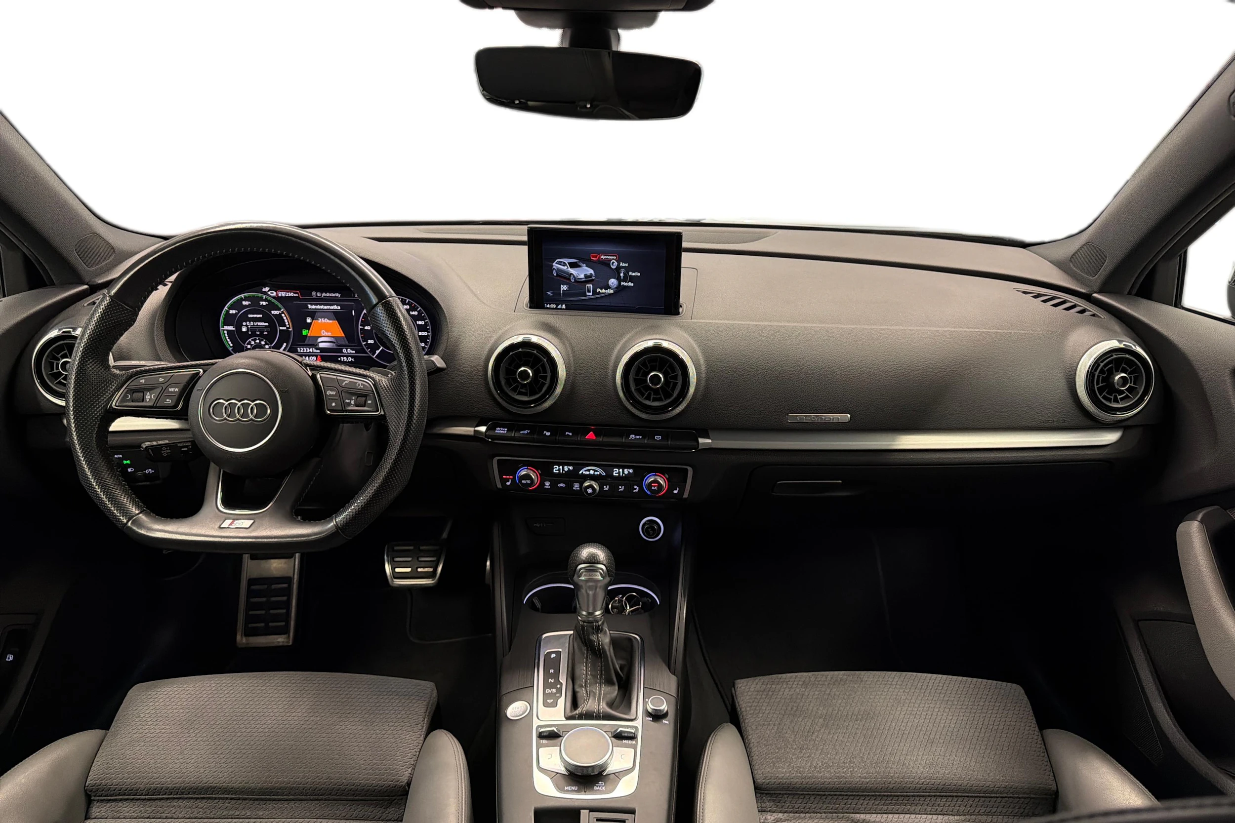 Musta Audi A3 2020 kuva 7.