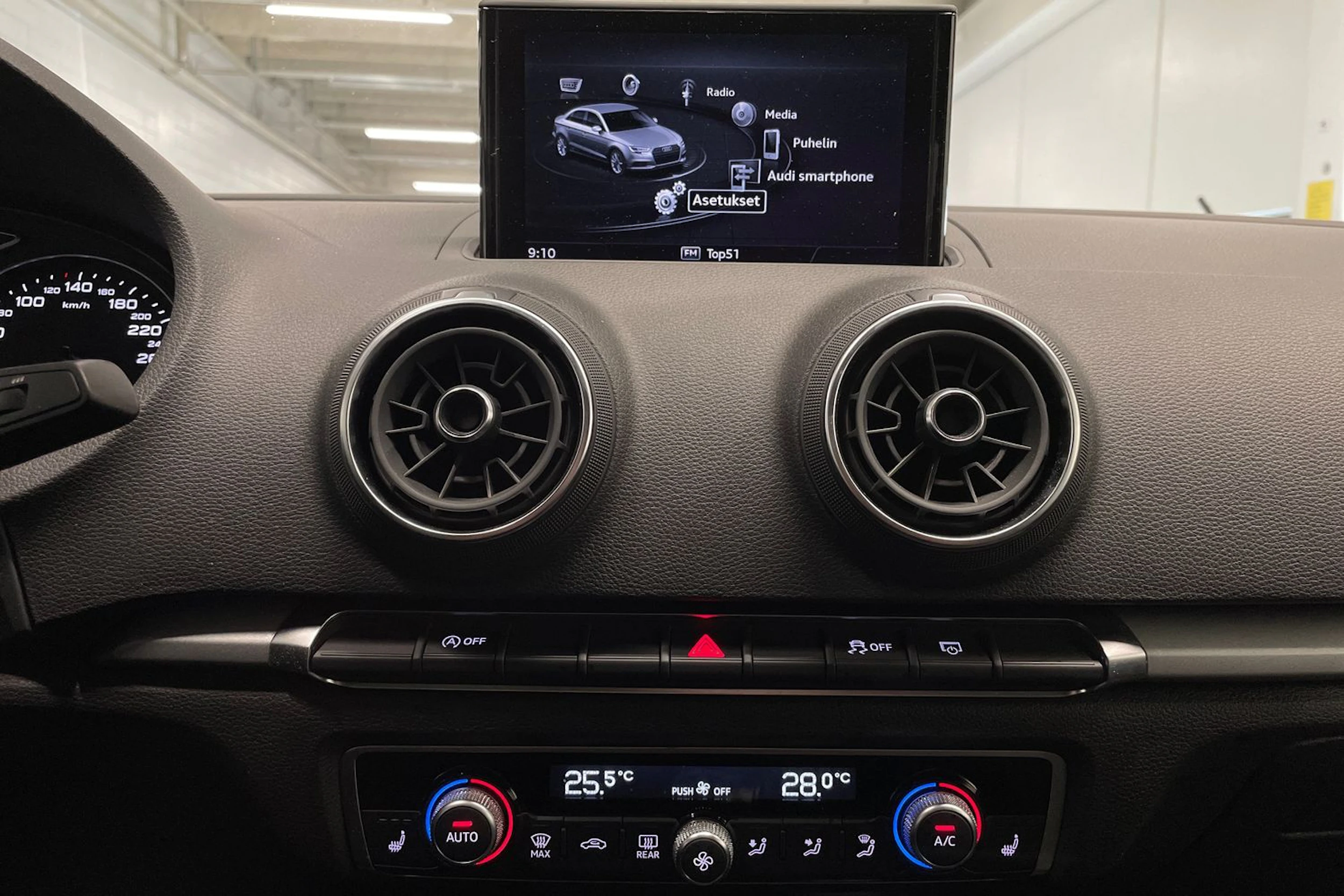 hopea Audi A3 2020 kuva 20.