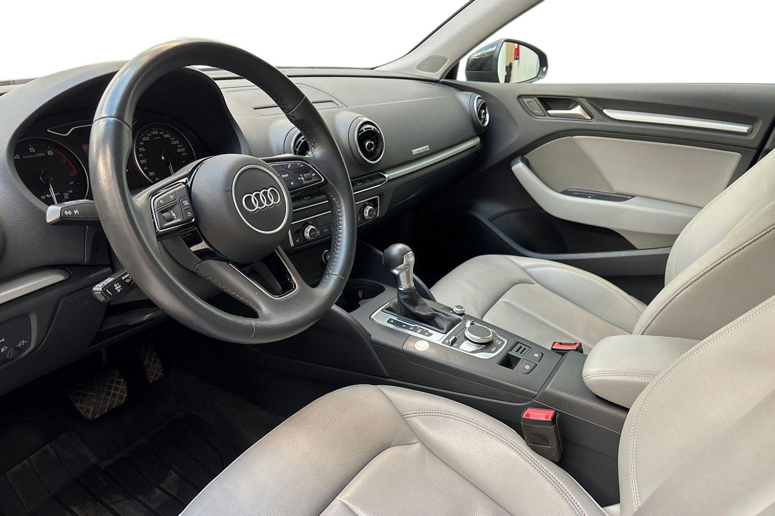 musta Audi A3 2020 kuva 7.