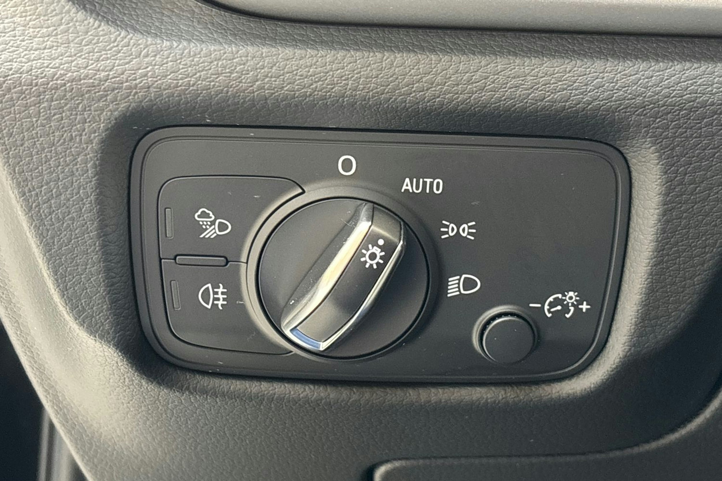 musta Audi A3 2020 kuva 15.