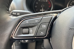 musta Audi A3 2020 kuva 17.