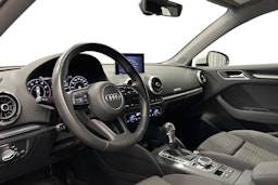 valkoinen Audi A3 2020 kuva 7.