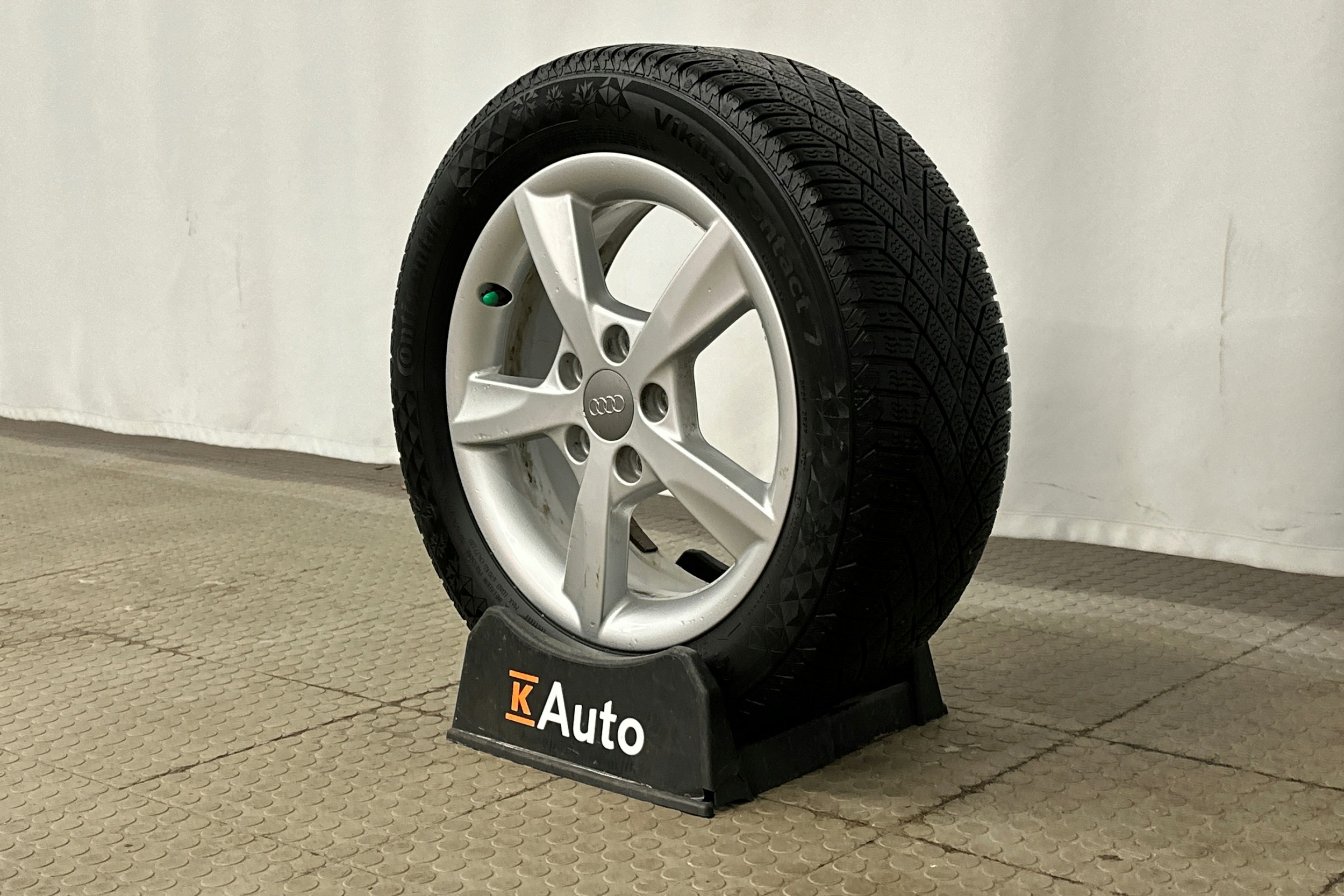 valkoinen Audi A3 2020 kuva 13.