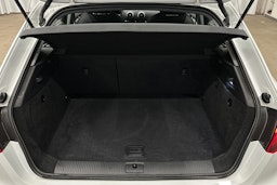 valkoinen Audi A3 2020 kuva 14.