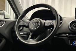 valkoinen Audi A3 2020 kuva 16.