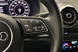 valkoinen Audi A3 2020 kuva 18.