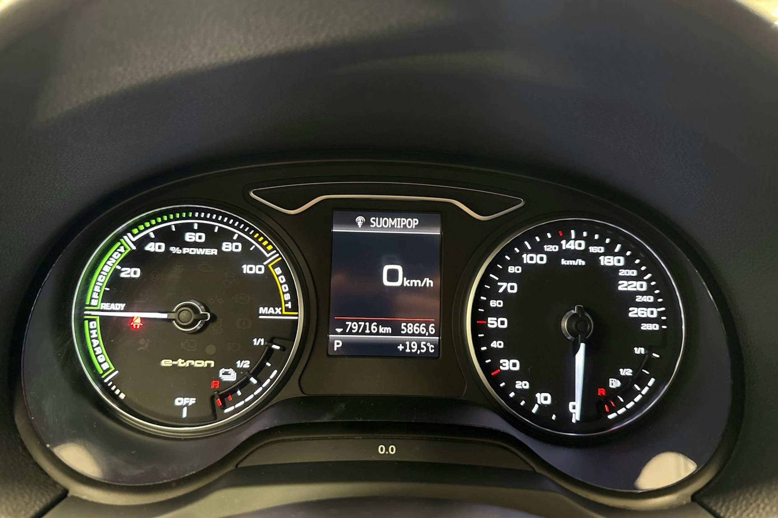 harmaa Audi A3 2020 kuva 18.