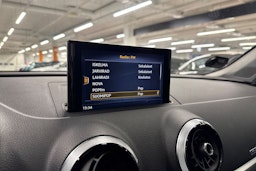 harmaa Audi A3 2020 kuva 19.