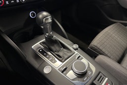 harmaa Audi A3 2020 kuva 24.